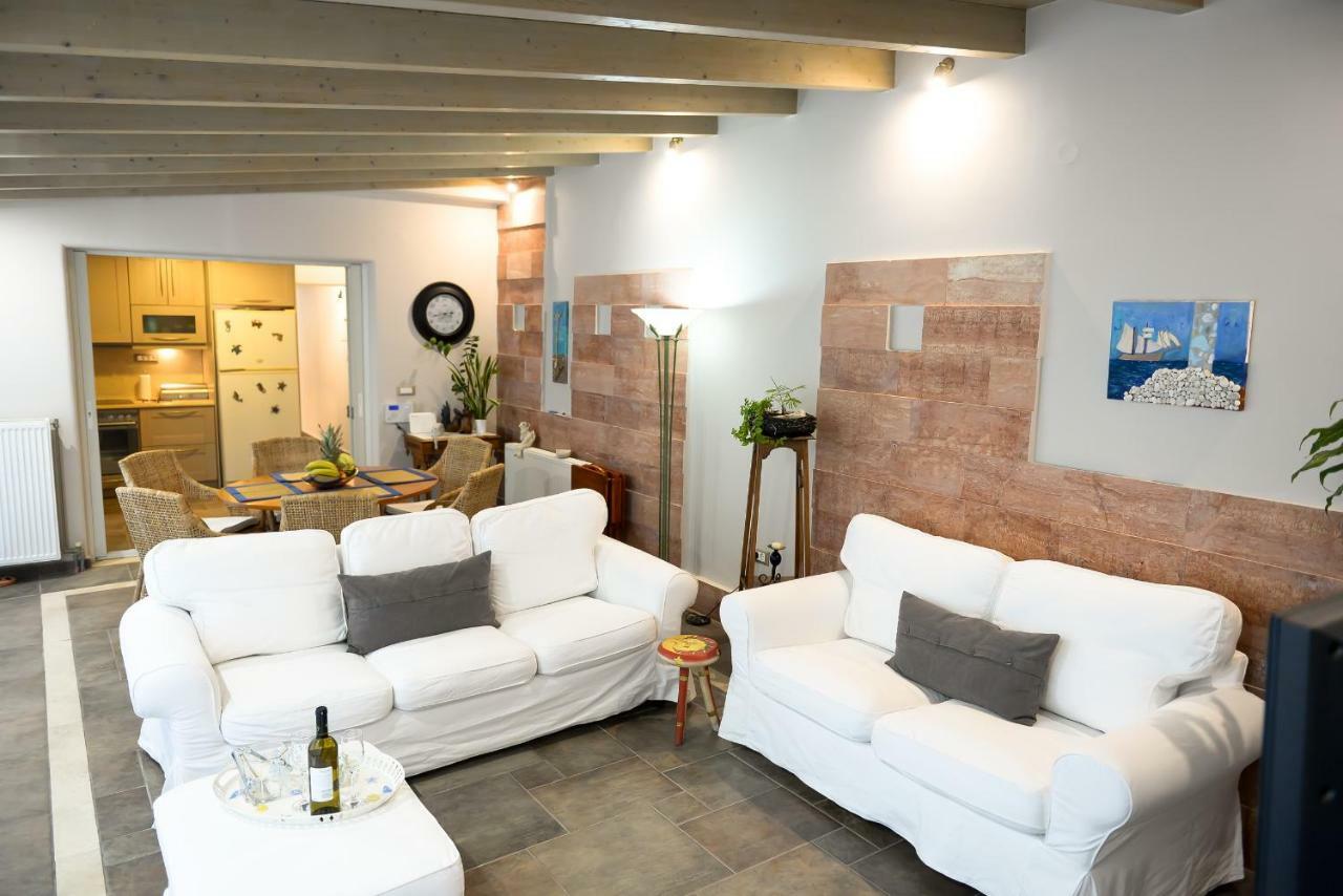 Patras Luxury Seaside Houseヴィラ エクステリア 写真
