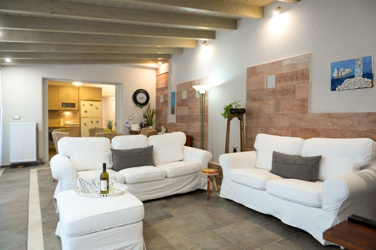 Patras Luxury Seaside Houseヴィラ エクステリア 写真