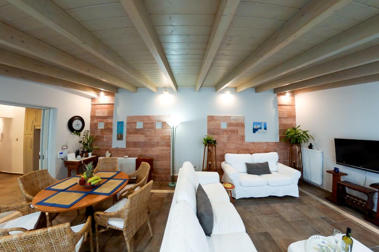 Patras Luxury Seaside Houseヴィラ エクステリア 写真