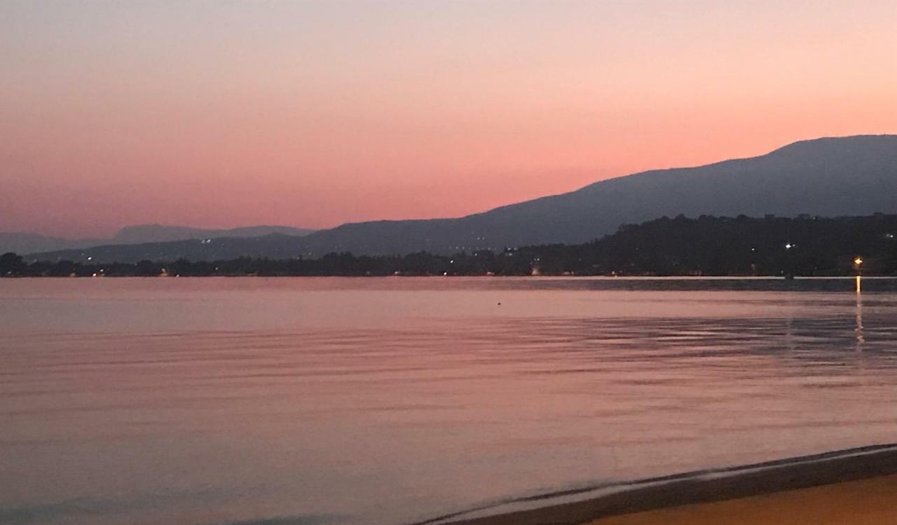 Patras Luxury Seaside Houseヴィラ エクステリア 写真